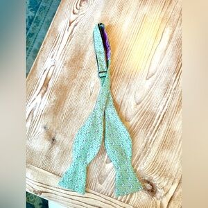 Vineyard vines fish bow tie